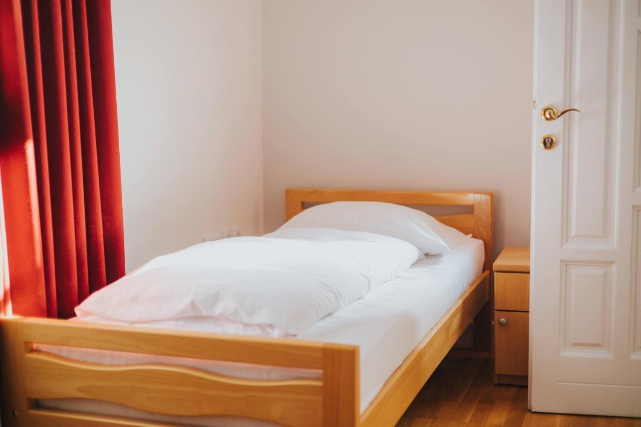 Motel Vila Bakarni Brčko Exteriör bild